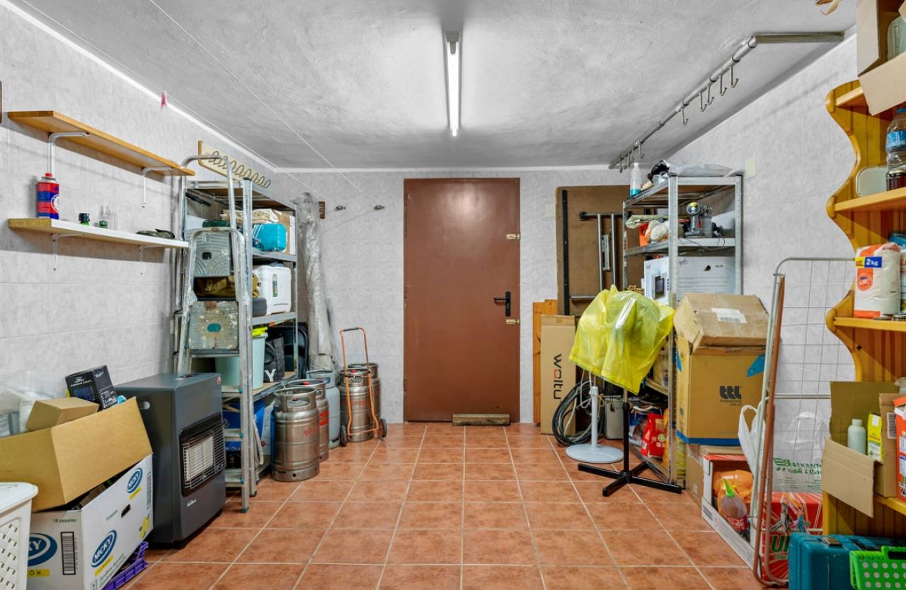 Resale - Finca / Country Property - Los Montesinos