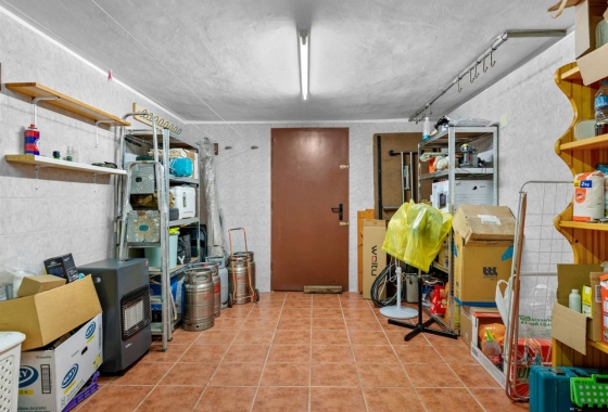 Resale - Finca / Country Property - Los Montesinos