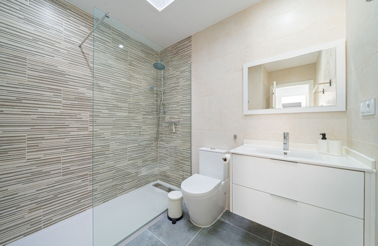 Revente - Maison - Daya Nueva