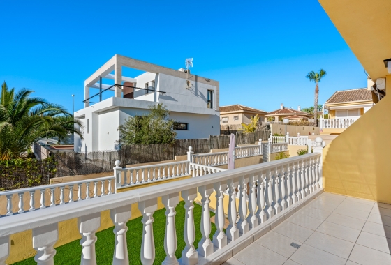 Resale - Villa - Benimar