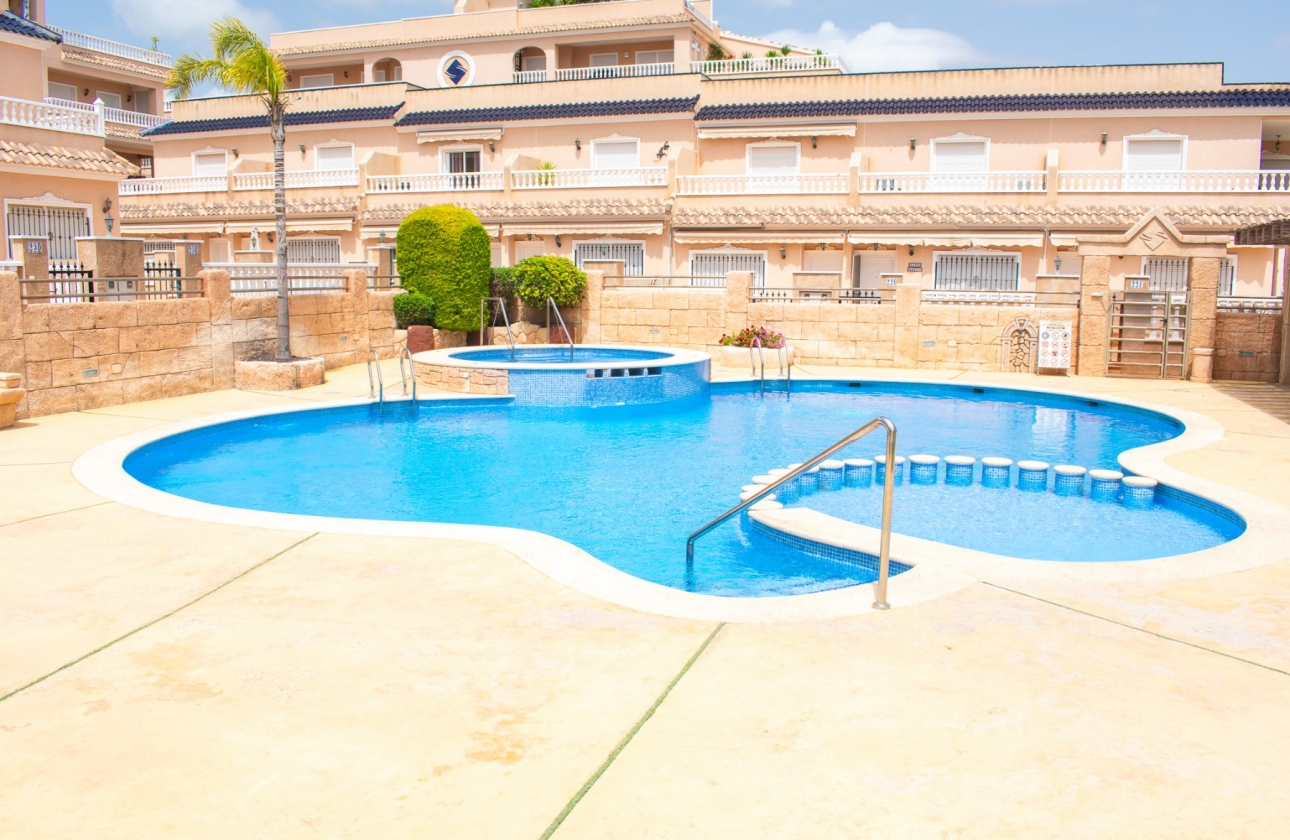 Resale - Villa - Orihuela Costa - Los Dolses
