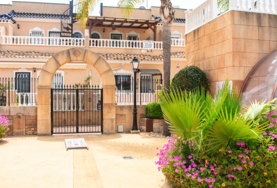 Resale - Villa - Orihuela Costa - Los Dolses