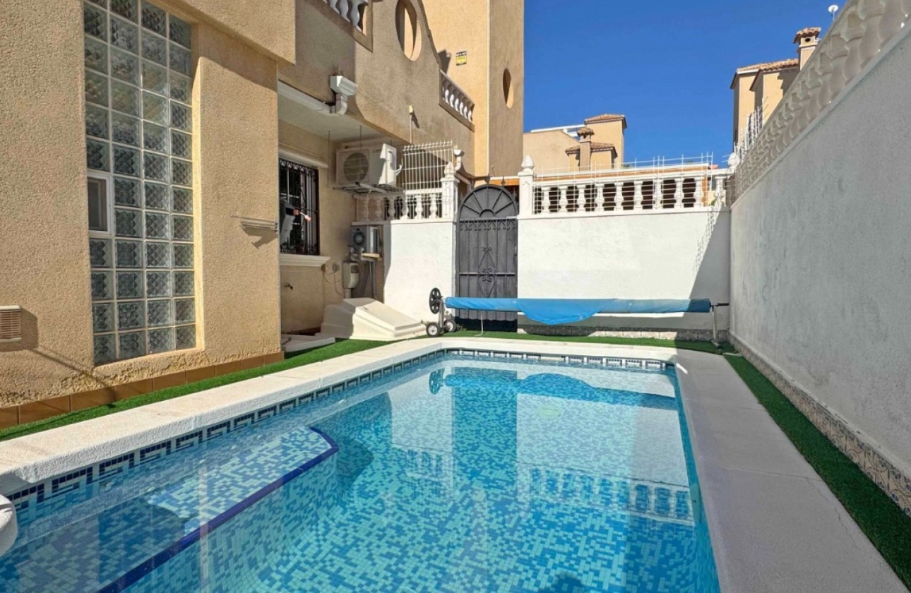 Resale - House - Orihuela Costa - Villamartín