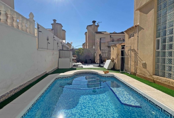 Resale - House - Orihuela Costa - Villamartín