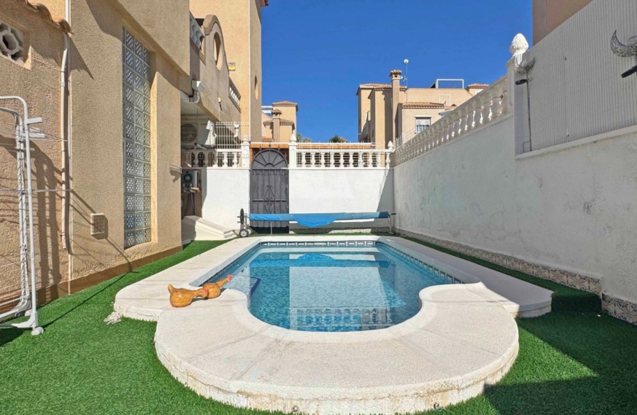 Resale - House - Orihuela Costa - Villamartín