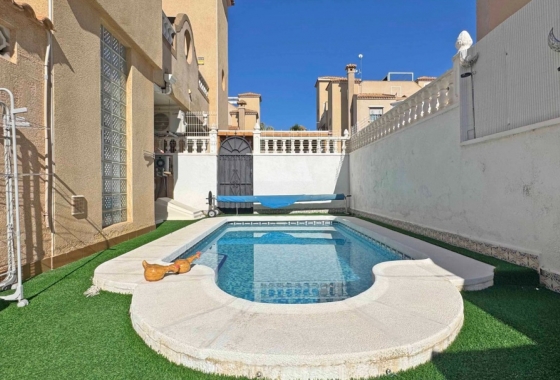 Resale - House - Orihuela Costa - Villamartín