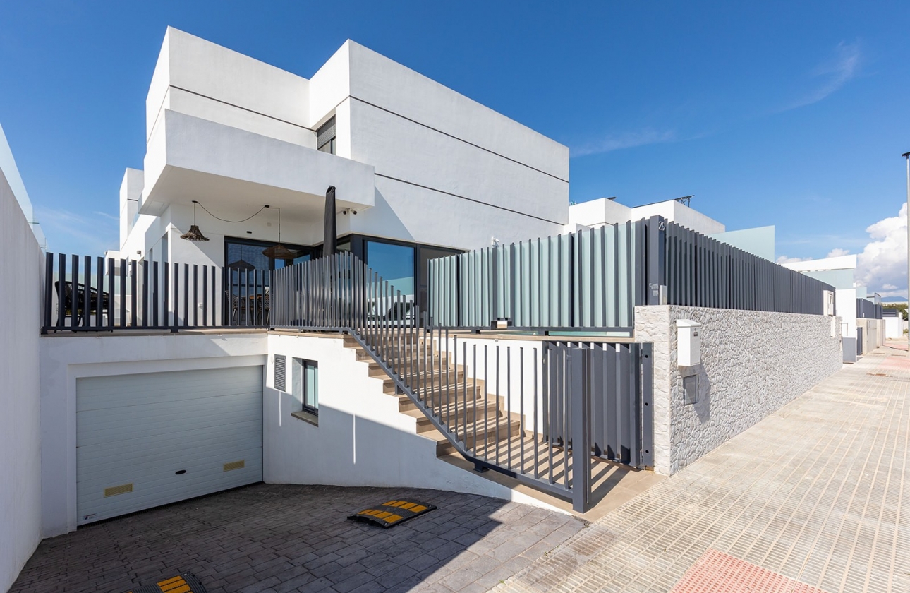 Resale - House - Dolores