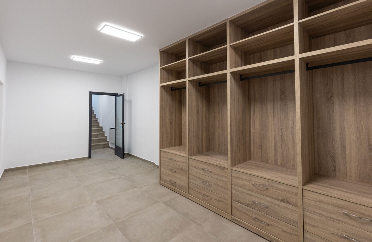 Resale - House - Dolores