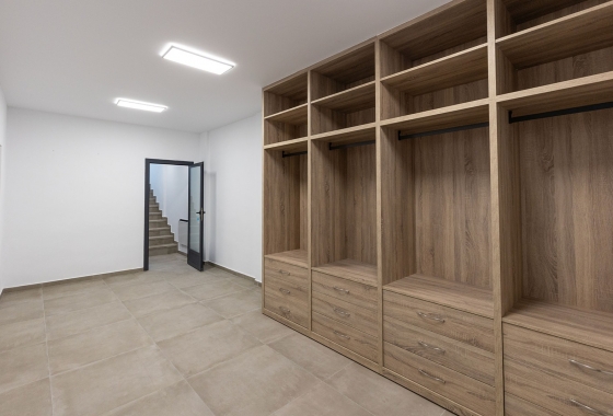 Resale - House - Dolores