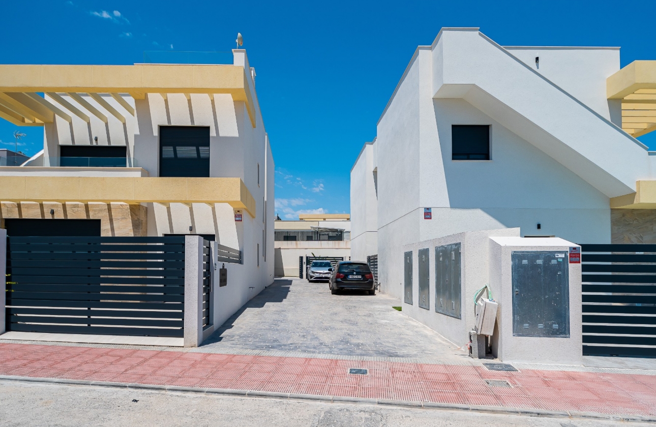 Reventa - Villa - Los Montesinos