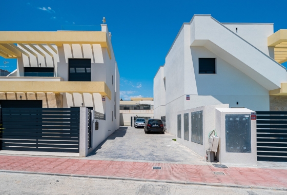 Reventa - Villa - Los Montesinos