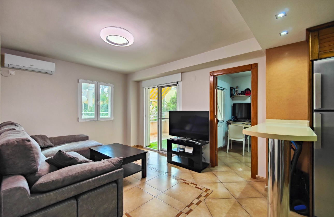 Resale - Apartment / flat - Torrevieja - La Mata