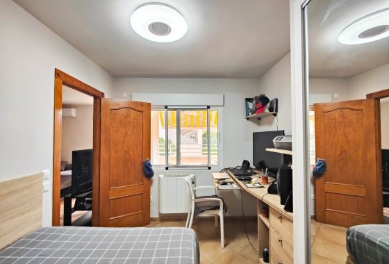 Resale - Apartment / flat - Torrevieja - La Mata