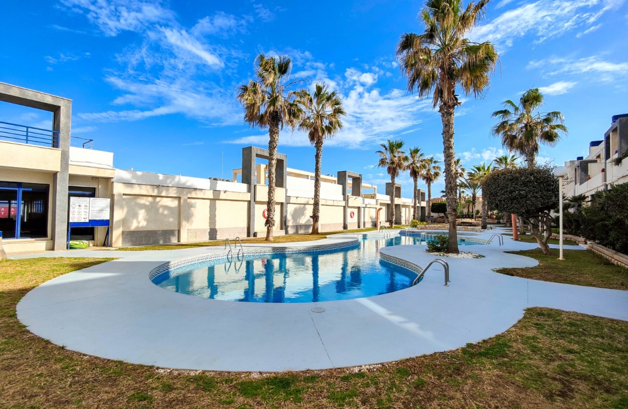 Resale - Apartment / flat - Torrevieja - La Mata