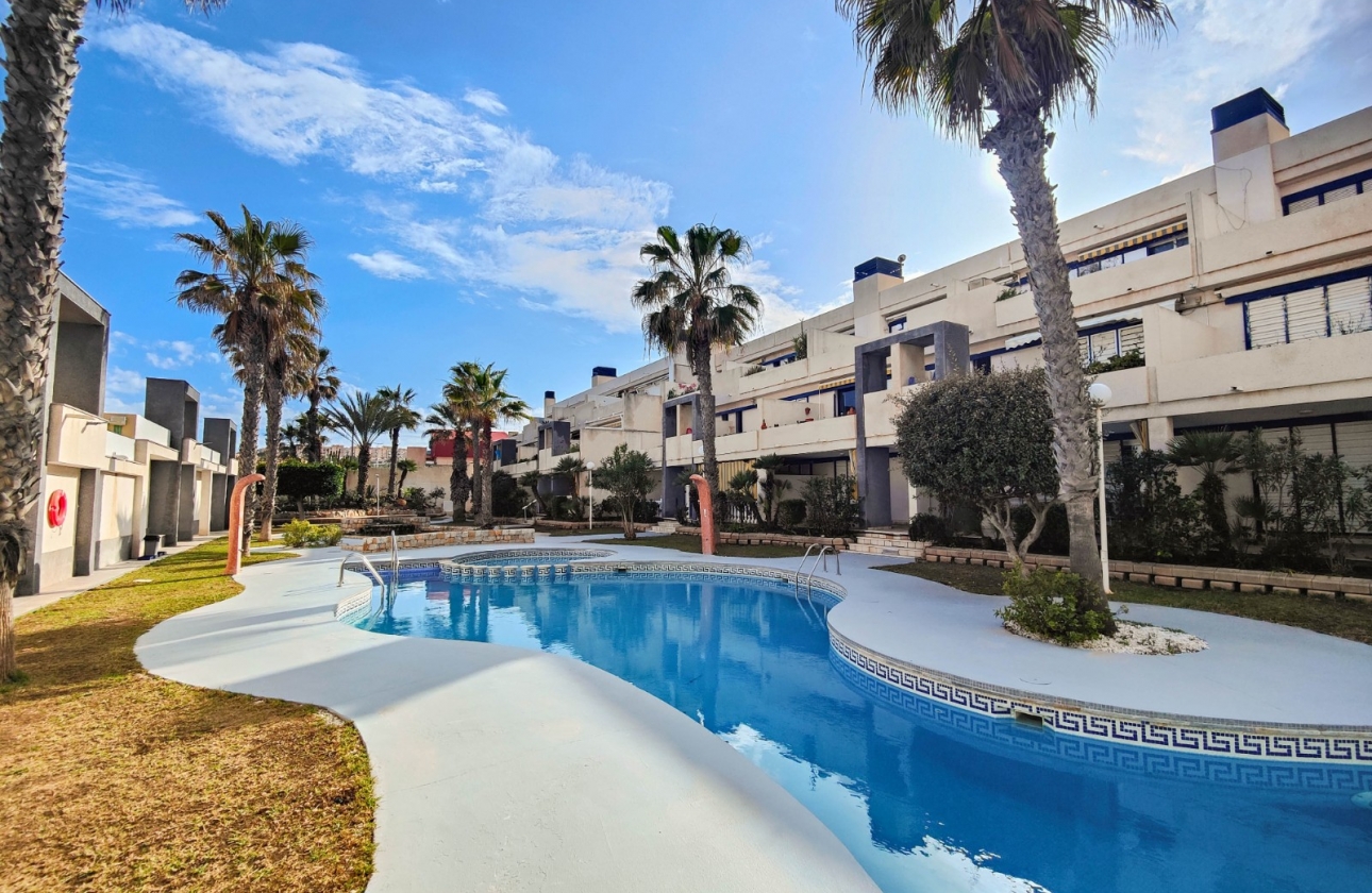 Resale - Apartment / flat - Torrevieja - La Mata