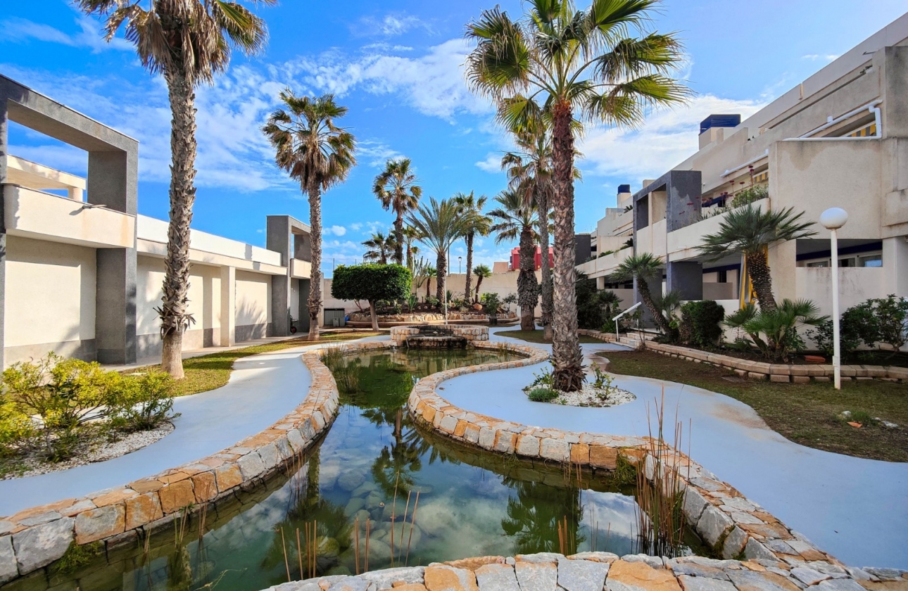 Resale - Apartment / flat - Torrevieja - La Mata