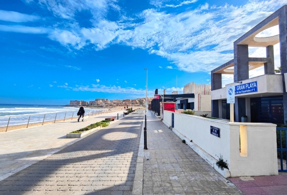 Resale - Apartment / flat - Torrevieja - La Mata