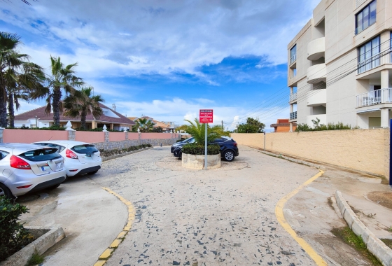 Resale - Apartment / flat - Torrevieja - La Mata