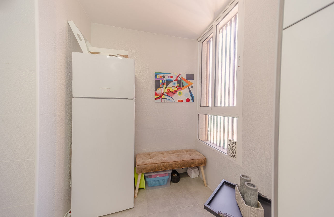 Resale - Apartment / flat - Torrevieja - Playa Del Cura