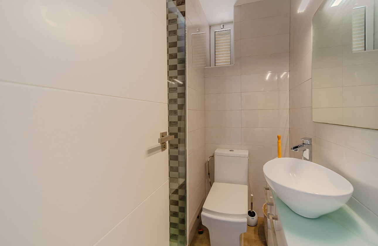 Resale - Apartment / flat - Torrevieja - Playa Del Cura