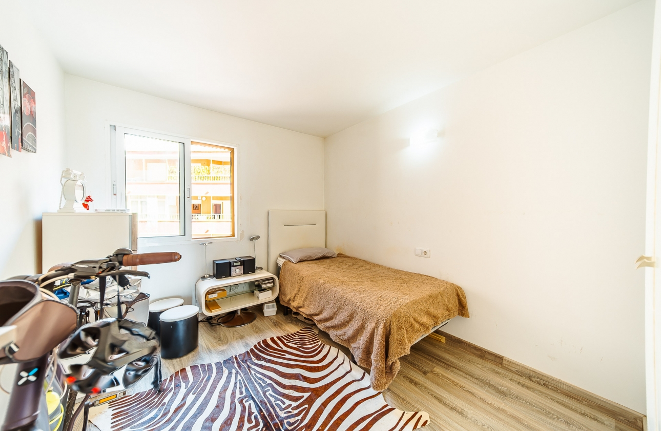 Resale - Apartment / flat - Torrevieja - Playa Del Cura