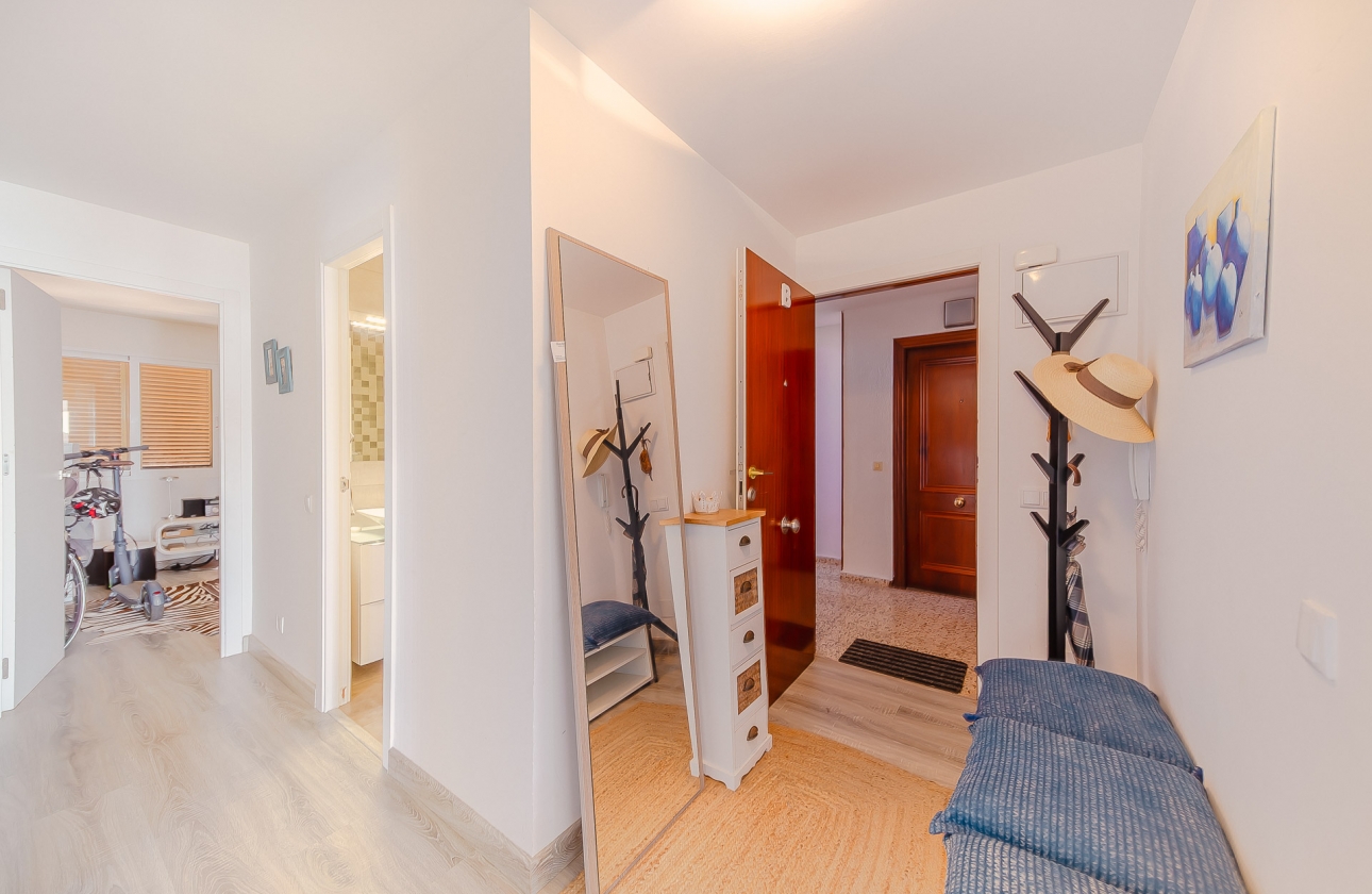 Resale - Apartment / flat - Torrevieja - Playa Del Cura
