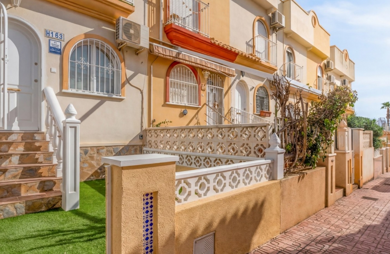 Resale - House - Orihuela Costa - La Florida