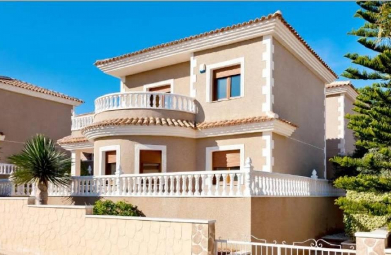 Obra nueva - Villa - Torrevieja - Los Altos