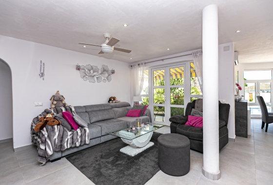 Resale - Villa - Campoamor - Lomas de Don Juan