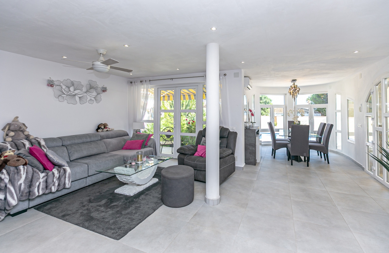 Resale - Villa - Campoamor - Lomas de Don Juan