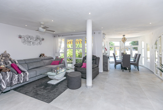 Resale - Villa - Campoamor - Lomas de Don Juan