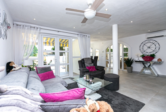 Resale - Villa - Campoamor - Lomas de Don Juan