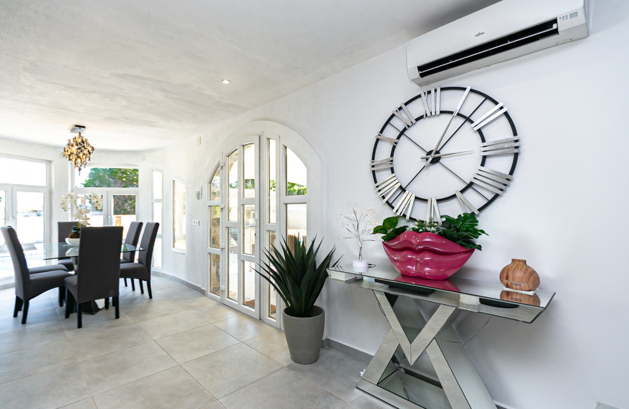 Resale - Villa - Campoamor - Lomas de Don Juan