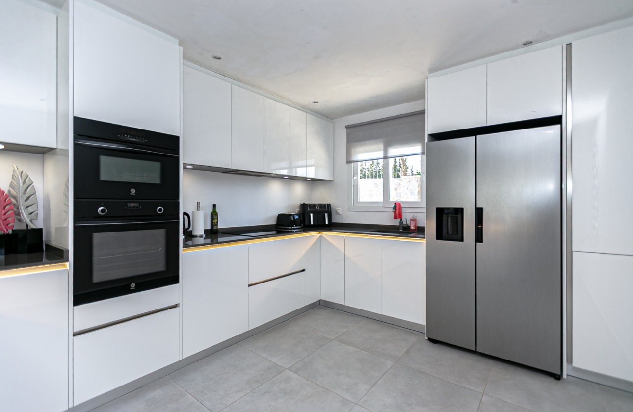 Resale - Villa - Campoamor - Lomas de Don Juan