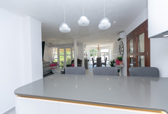 Resale - Villa - Campoamor - Lomas de Don Juan