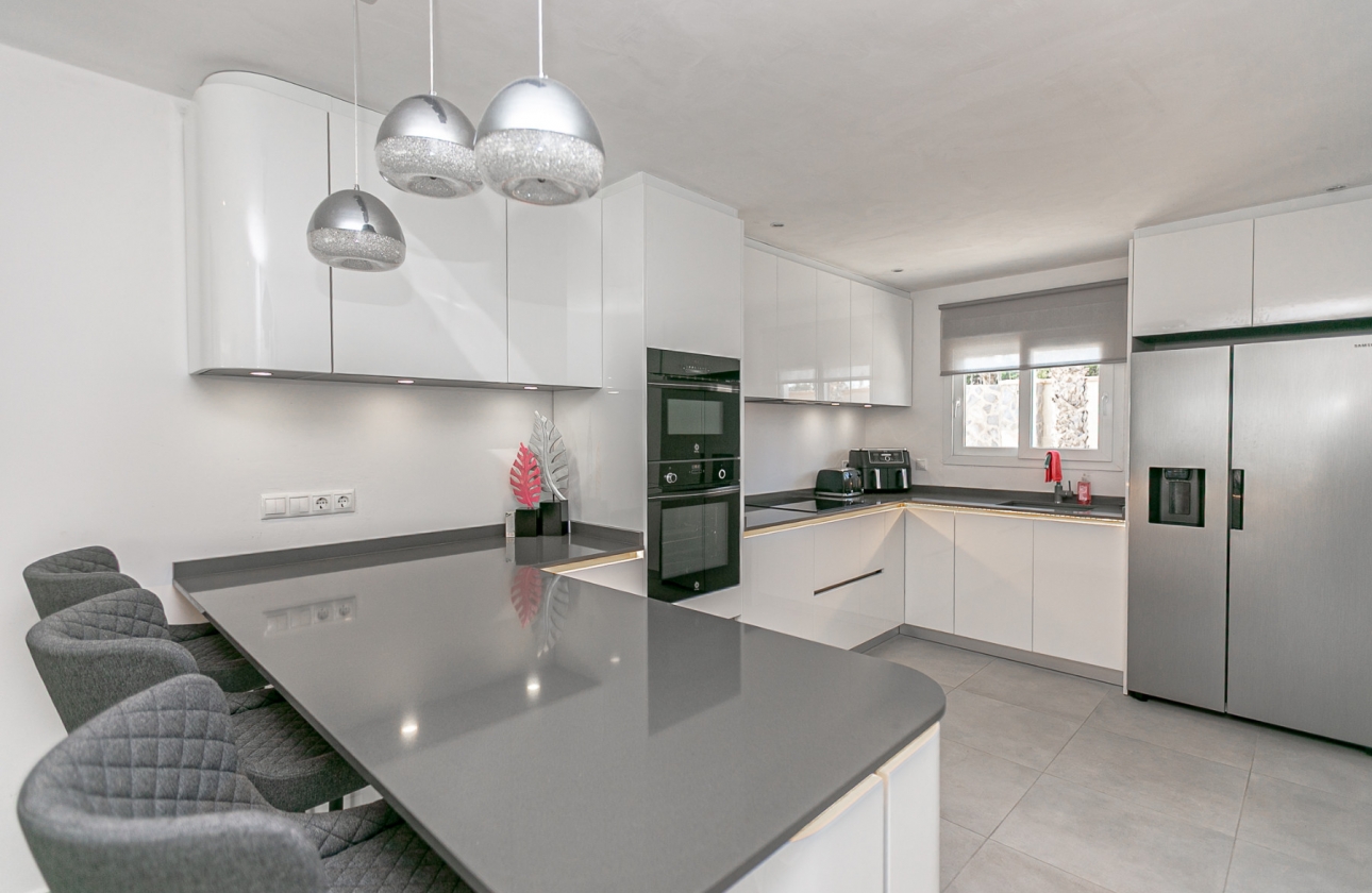 Resale - Villa - Campoamor - Lomas de Don Juan