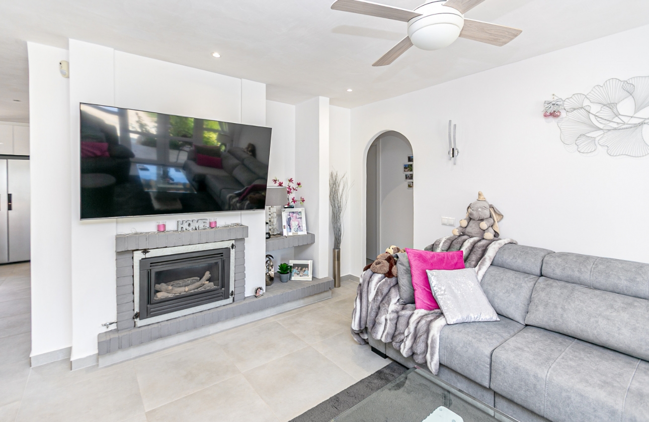 Resale - Villa - Campoamor - Lomas de Don Juan