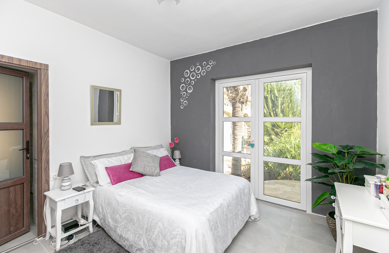 Resale - Villa - Campoamor - Lomas de Don Juan