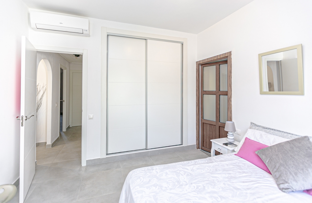 Resale - Villa - Campoamor - Lomas de Don Juan