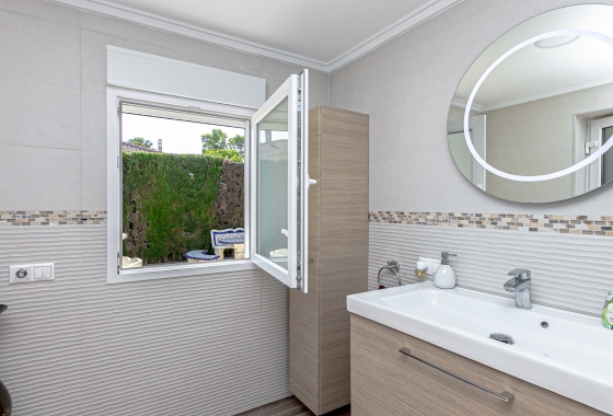 Resale - Villa - Campoamor - Lomas de Don Juan