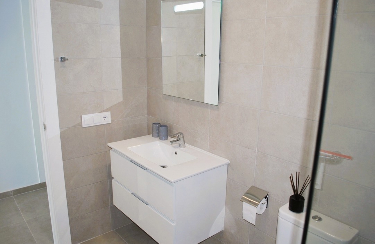 Resale - Villa - La Marina