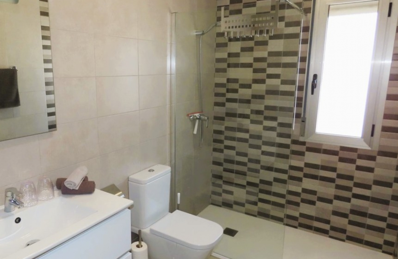 Resale - Villa - La Marina