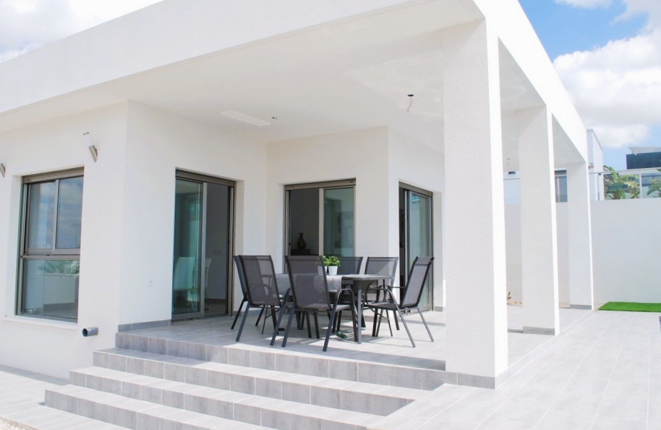 Resale - Villa - La Marina