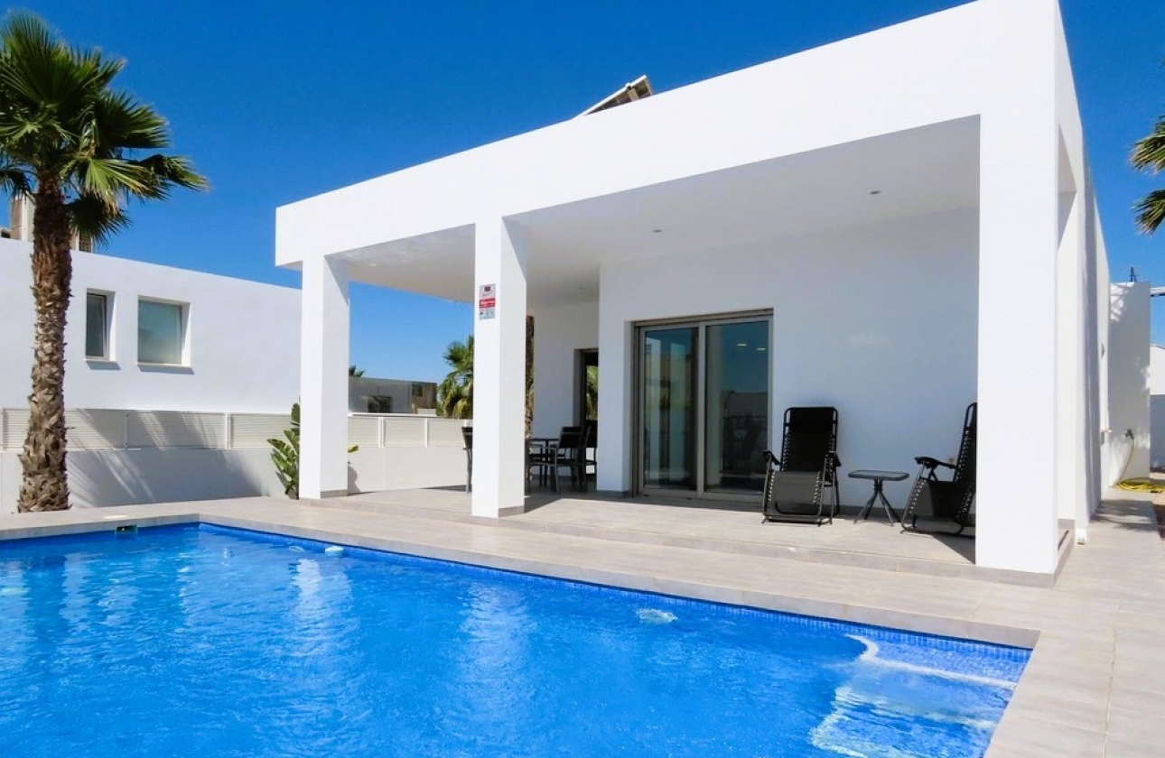 Resale - Villa - La Marina