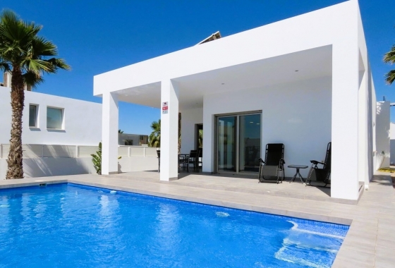 Resale - Villa - La Marina