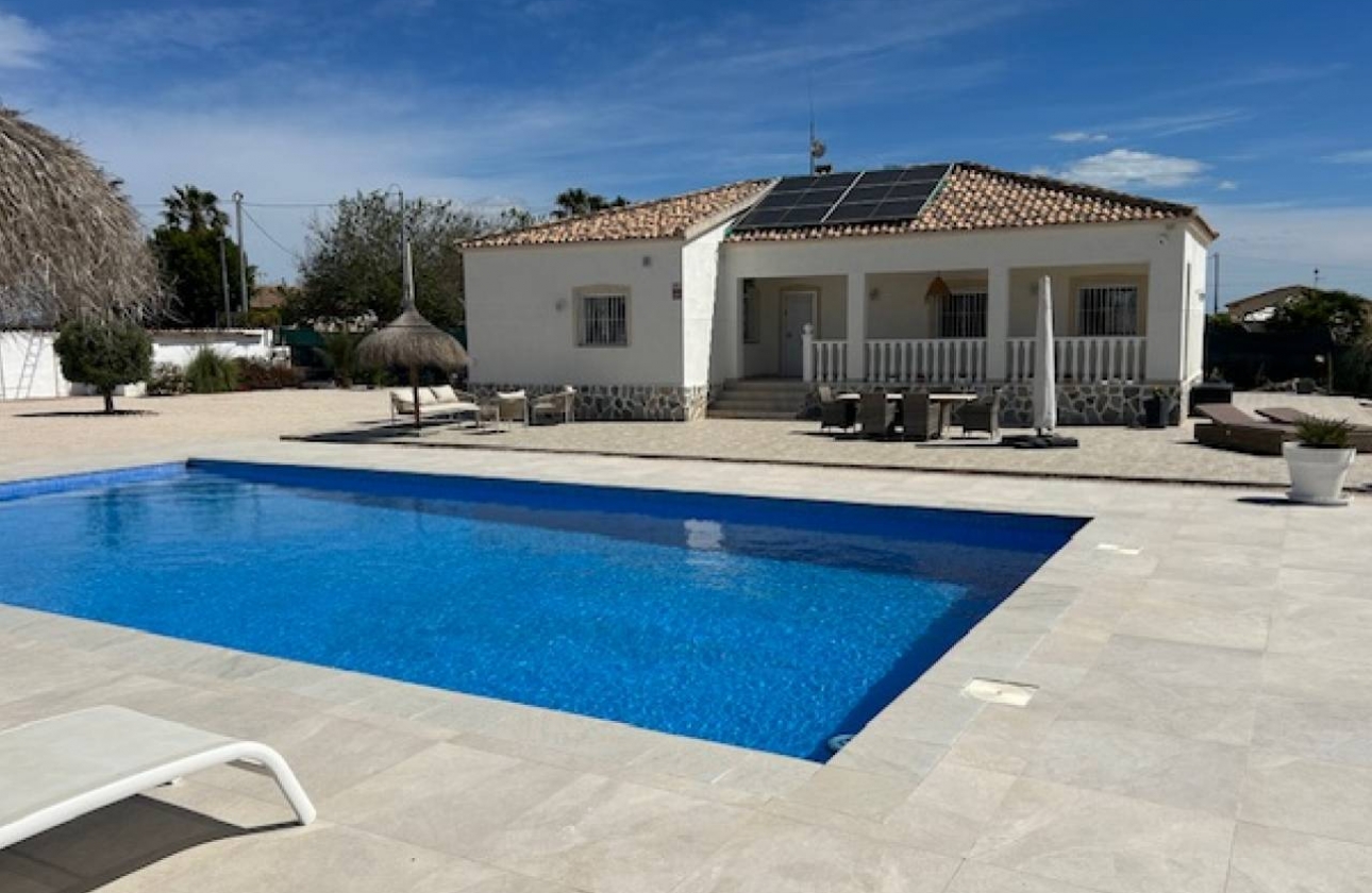 Resale - Finca / Country Property - Rafal