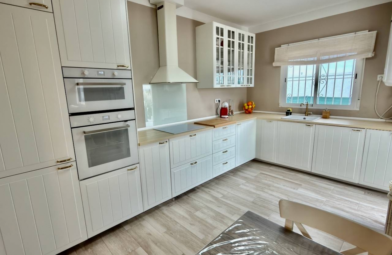 Resale - Finca / Country Property - Rafal