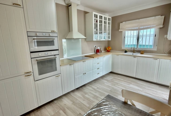 Resale - Finca / Country Property - Rafal