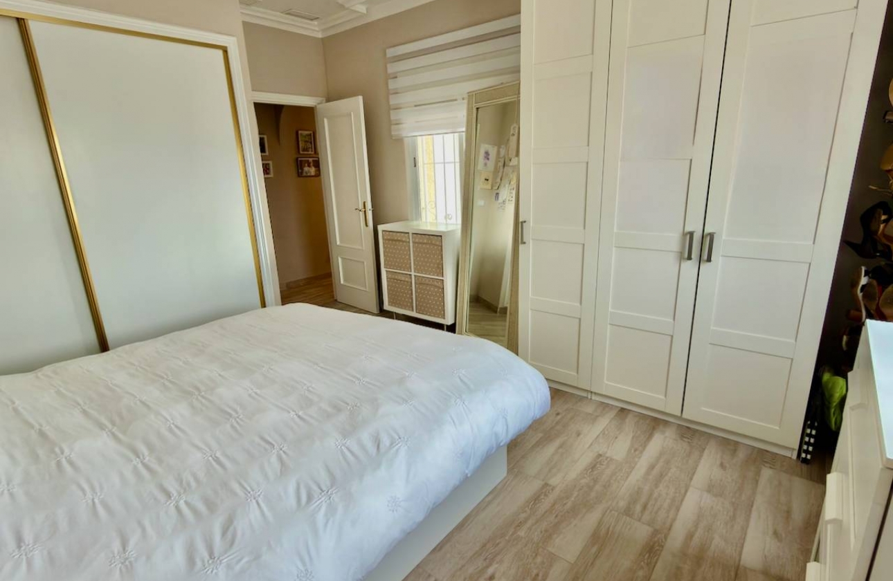 Resale - Finca / Country Property - Rafal