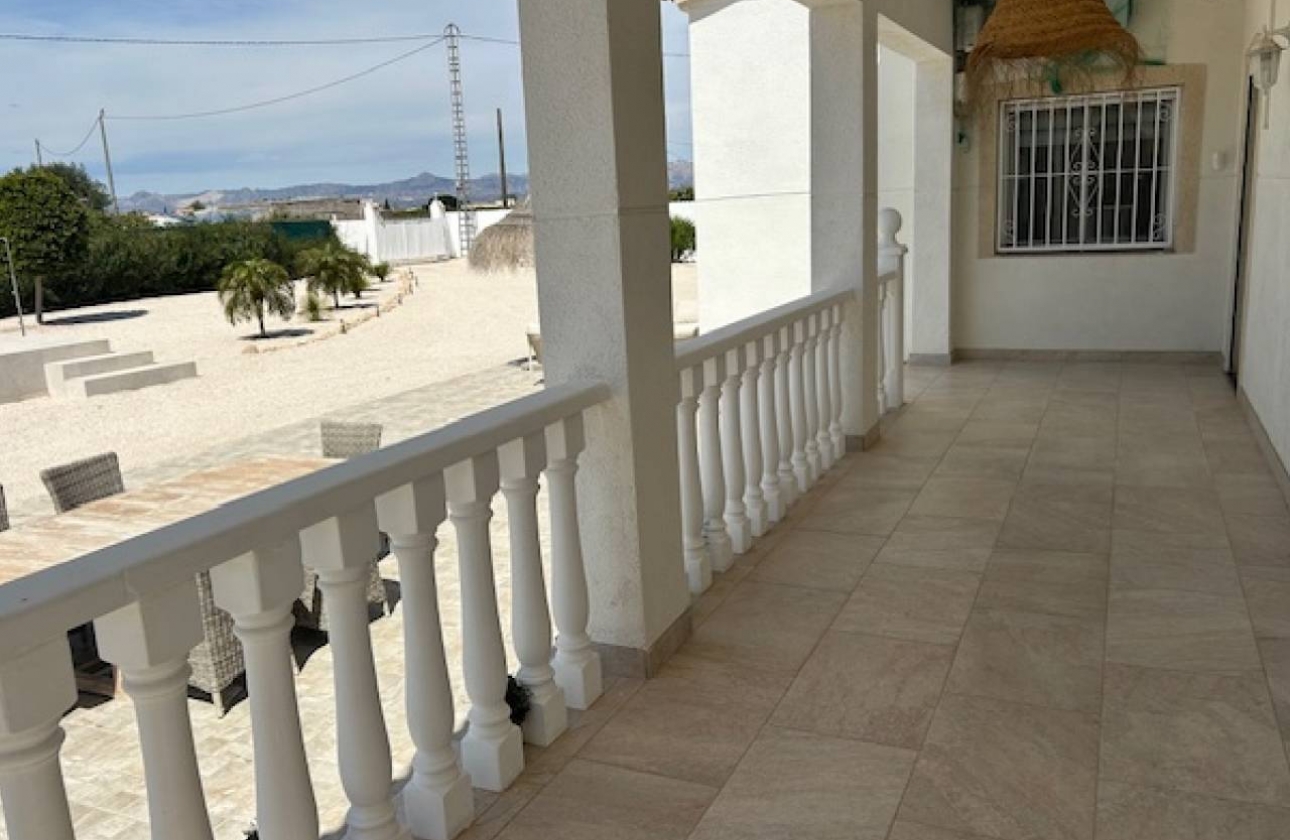 Resale - Finca / Country Property - Rafal